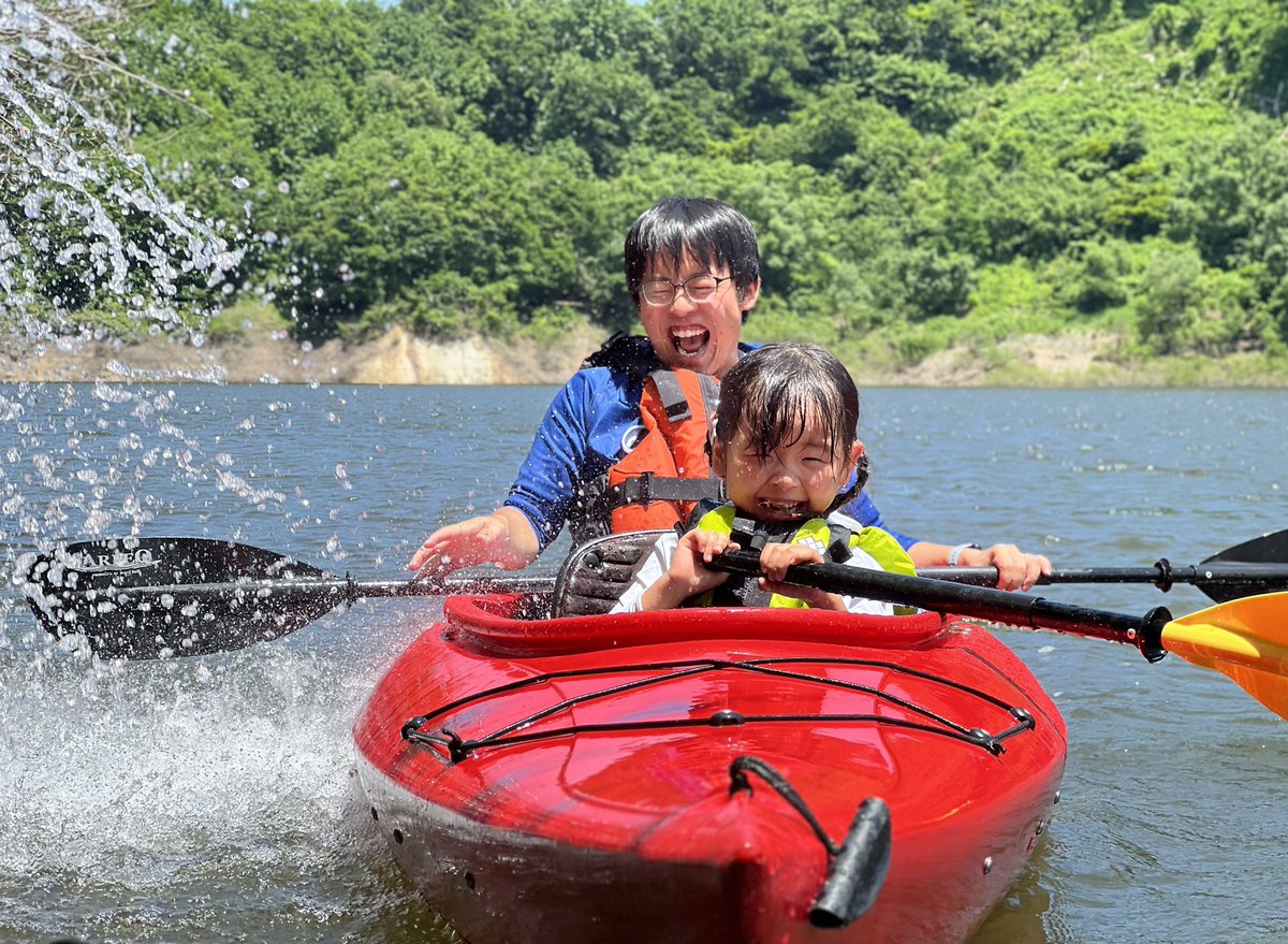 iideactivity's tweet photo. 今週末日曜日は真夏日予報❗️
白川湖フィールドで絶好の水浴び日和かも✨広ーい湖面でゆったり2時間。
非日常な自然の中に溶け込んで、思いきりはしゃいでみませんか😁⁉️

ご予約は公式HPから^ ^
https://t.co/WKl6O11LaF

#週末トリップ #アクティビティー #自然と遊ぶ #非日常 #水遊び #山形旅行 https://t.co/J9ny1YYnc5