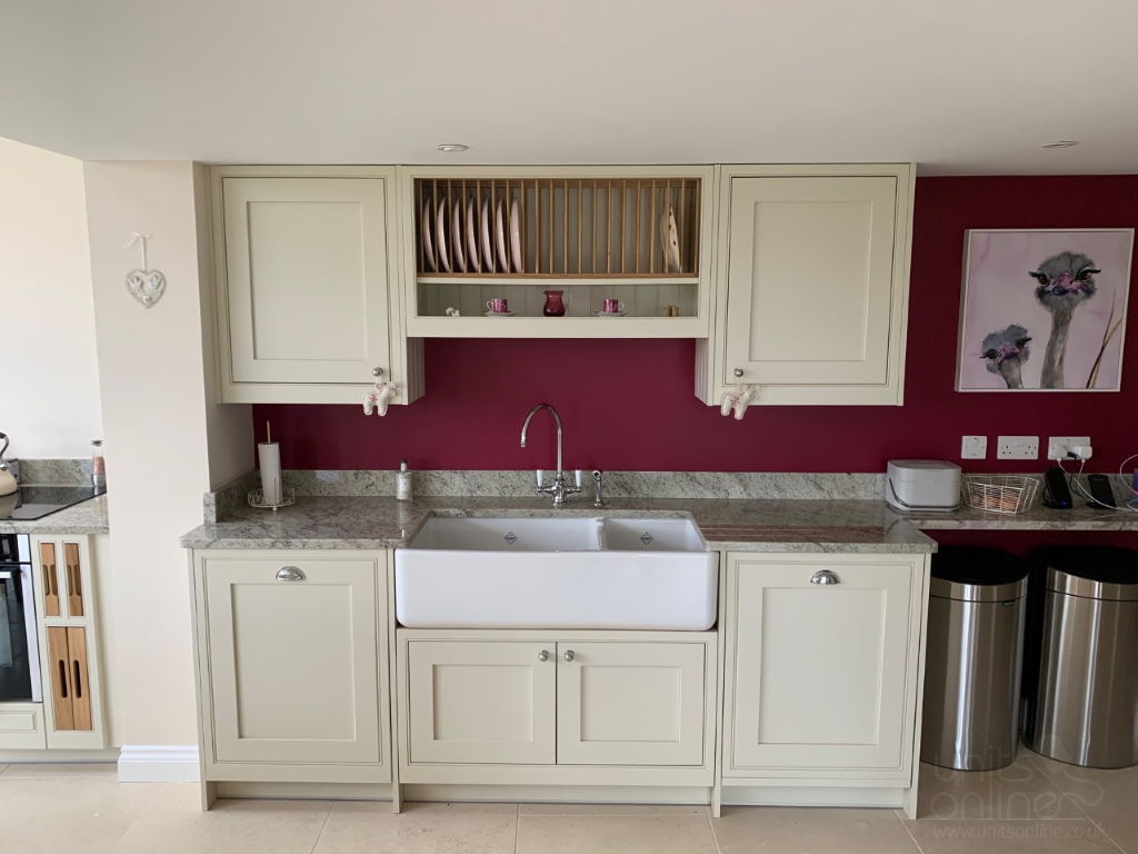 UnitsOnline's tweet photo. Another fantastic customer kitchen supplied by Units Online.

The kitchen is Burbidge Langton inframe painted in chalk.  

Langton inframe is available in 22 painted colours. Please view the full range of colours on our website.

#kitchens #inframe #painted #unitsonline https://t.co/NHsFQCSA4m