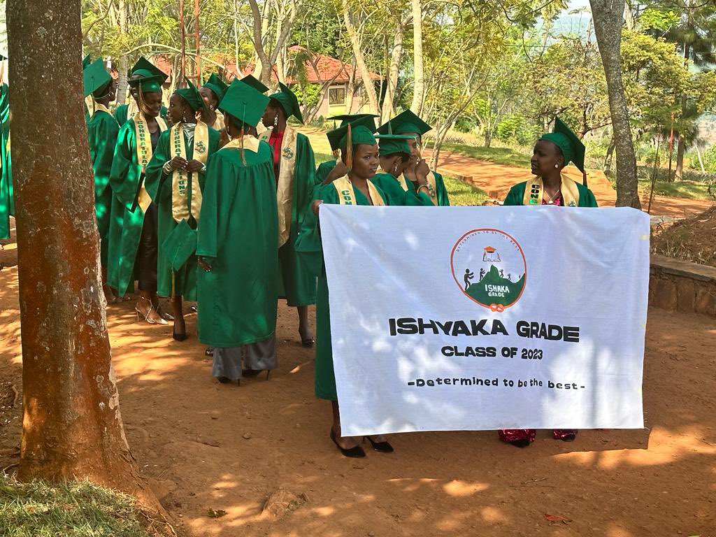 It begins! Ishyaka grade! 👏📚asyv.org/graduation #ASYVClass of 2023