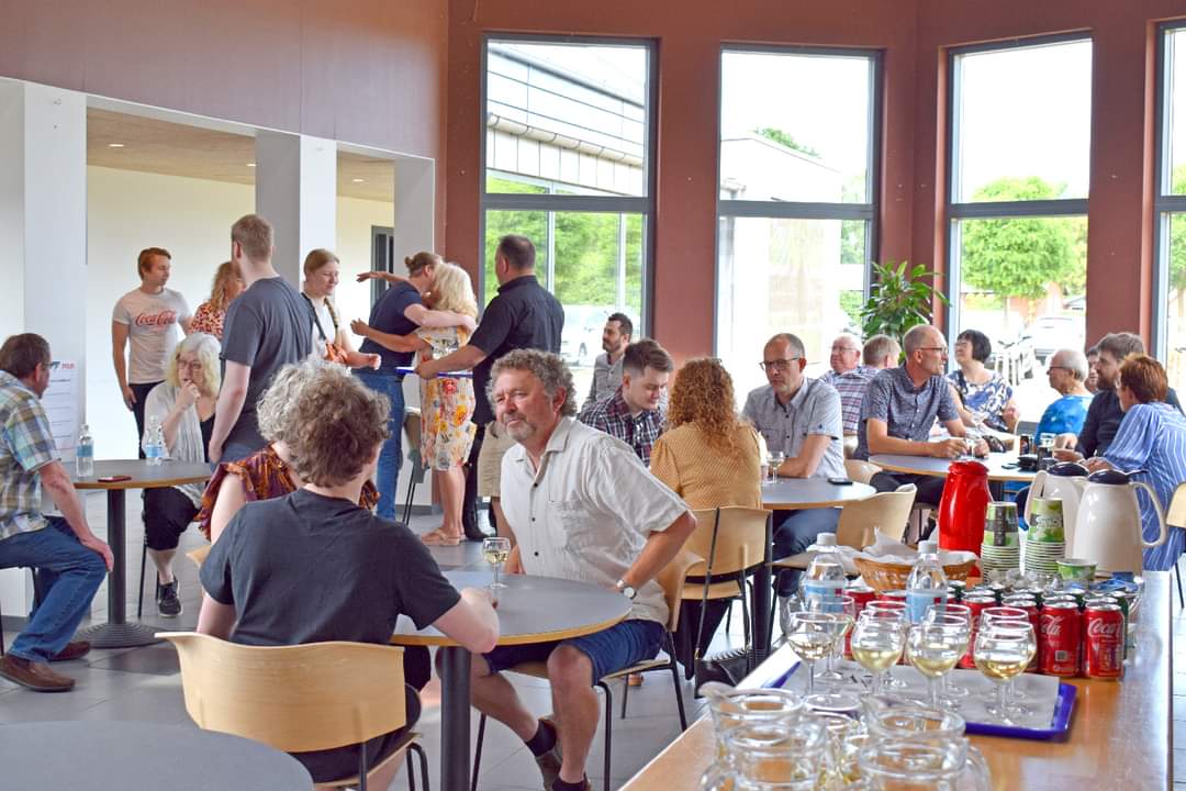 Her er også lidt flere billeder fra Professionsbachelorens dimission fra sidste uge!🍸 Vi har også et billede af Martin som vandt årets @HKDanmark Legat, og stort tillykke til ham! 

God fredag og sommer derude! 🌞😎