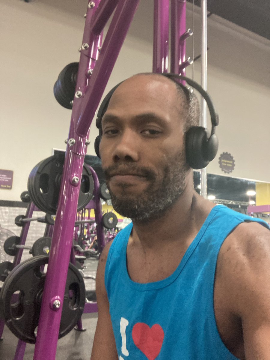 IamCaliKingston's tweet photo. Normally I don’t show very much my feelings but I’m happy on the outside. But the inside is… #WellYouKnow https://t.co/IVqWPjFt0k