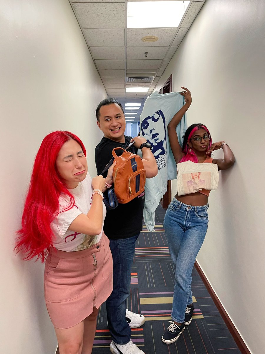 SWIFTIES!! 

This TS merch could be yours, but we gotta unlock it first! 

I’m gonna unlock challenges on <a href="/hitzdotmy/">HITZ</a> all this week for the #HMCTaylorSwiftGames , &amp; the first challenge is to get 1300 retweets on THIS TWEET by 7am on Monday - let’s do this! 

CC: <a href="/tswiftMY/">TSwift Malaysia</a>