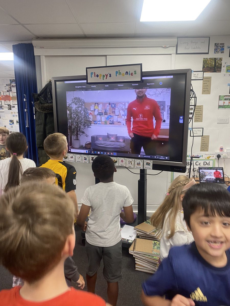 BoughtonHeath's tweet photo. Year 2 are doing the final #JumpintoJune with @mill_view Thank you Mr Morris and Mr Glendenning we have loved it! https://t.co/VPrGUlYFfo