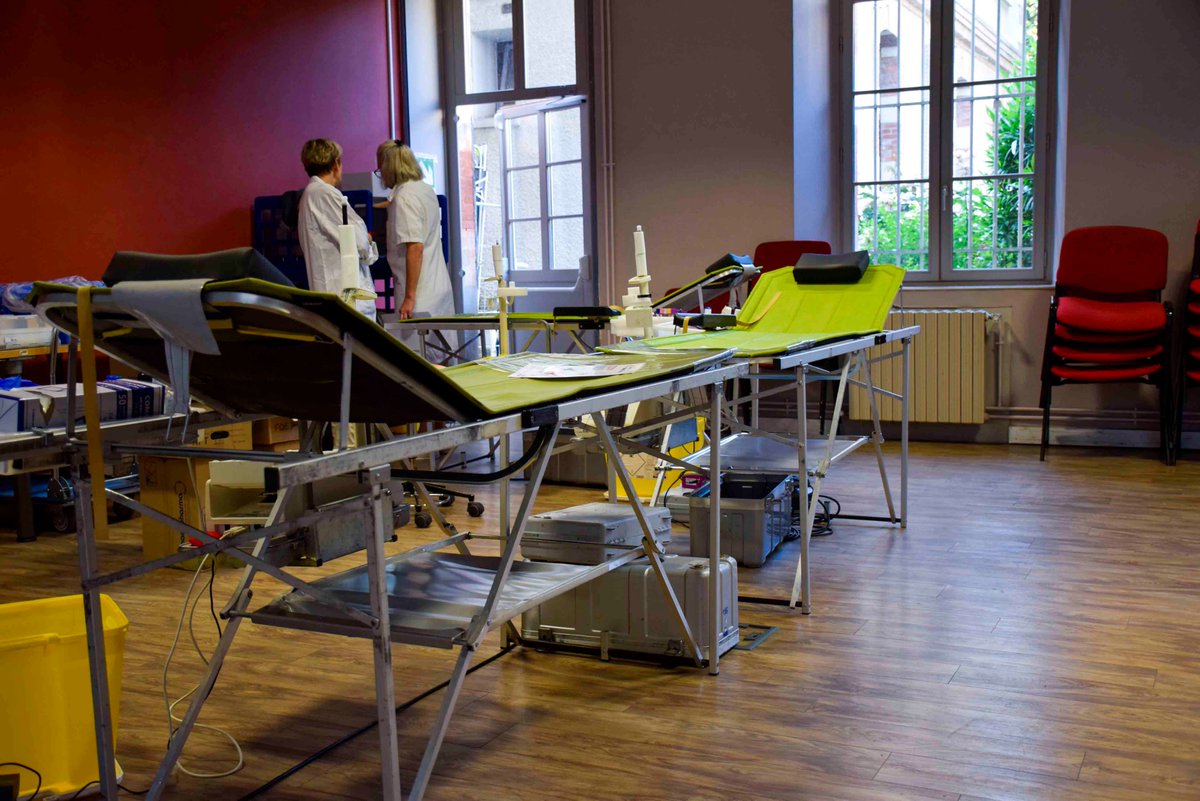 Prefet65's tweet image. #DonDuSang 🩸| Le camion de l’établissement français du sang #EFS a fait une halte par la préfecture ! Les agents des services de l’État ont pu donner leur sang durant toute la journée.

💪Vous aussi, donnez, car votre sang a le pouvoir de #soigner !

👉dondesang.efs.sante.fr/trouver-une-co…