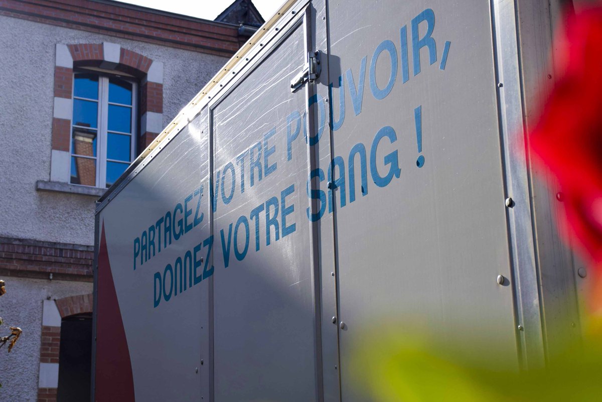 Prefet65's tweet image. #DonDuSang 🩸| Le camion de l’établissement français du sang #EFS a fait une halte par la préfecture ! Les agents des services de l’État ont pu donner leur sang durant toute la journée.

💪Vous aussi, donnez, car votre sang a le pouvoir de #soigner !

👉dondesang.efs.sante.fr/trouver-une-co…