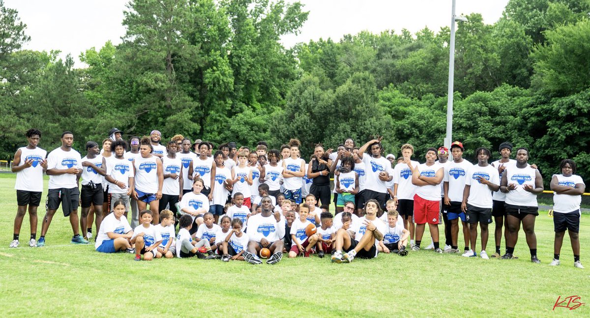 TyrekThompson_'s tweet photo. camp szn๐
@jordanwaters_ ๐
Neighborhood hero #910made๐ https://t.co/2pbqcpzZon