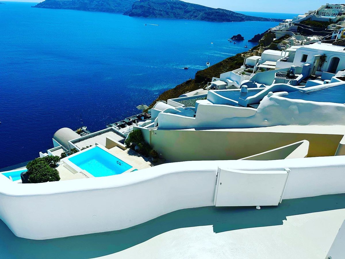 myxscapades's tweet image. #Santorini #SantoriniGreece #GreekIslands #IslandLife #SantoriniViews #AegeanSea #SunsetLovers #TravelGreece #GreeceVacation #DreamDestination #BucketList #GreekAdventure #Wanderlust #ExploreTheWorld #BeautifulPlaces #TravelPhotography #InstaTravel #VacationMode #TravelGram