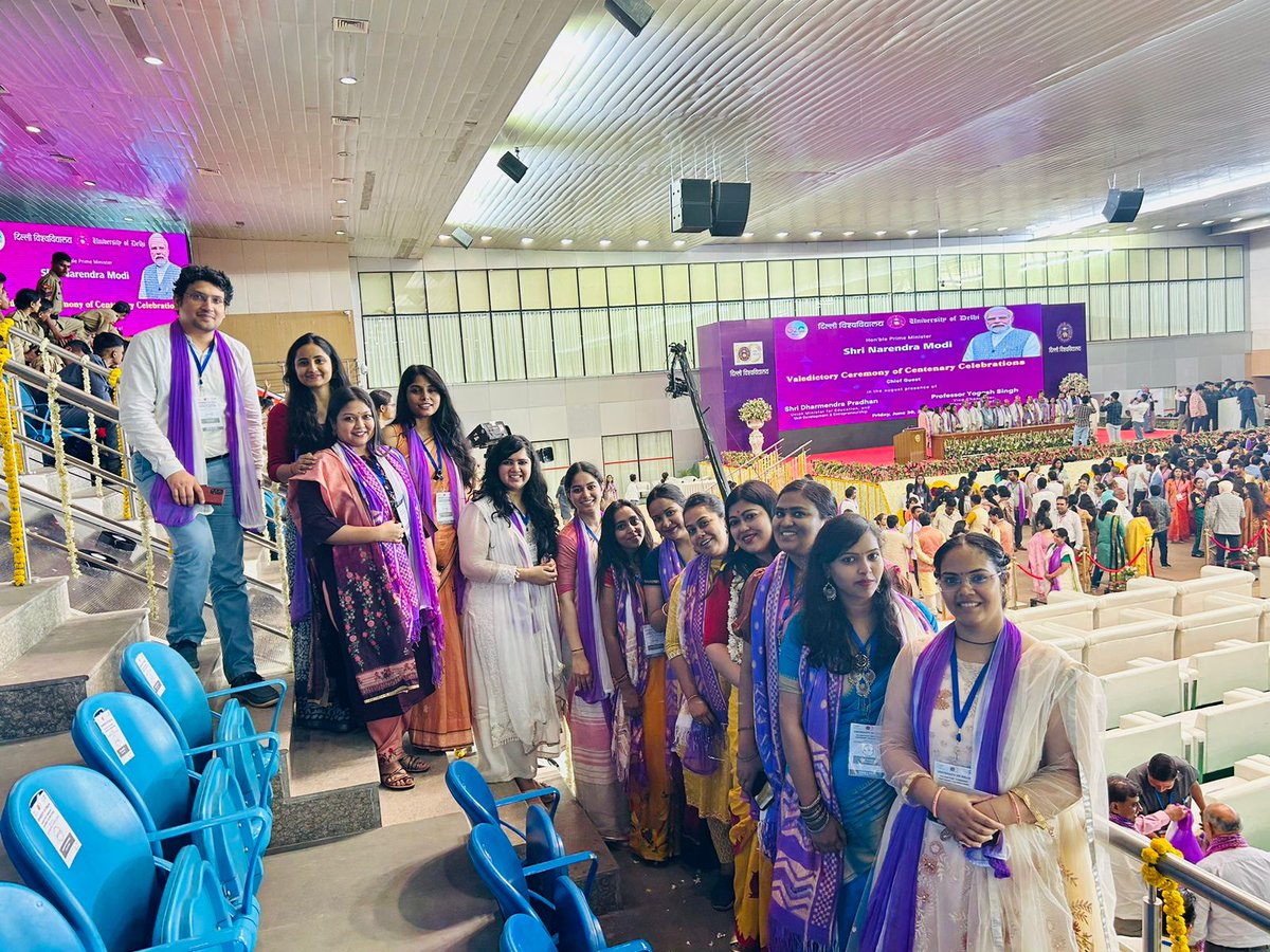 drc_du's tweet photo. #DRCatValedictoryceremony #DUCentenarycelebration #100YearsofDU https://t.co/SweDAlhYNR