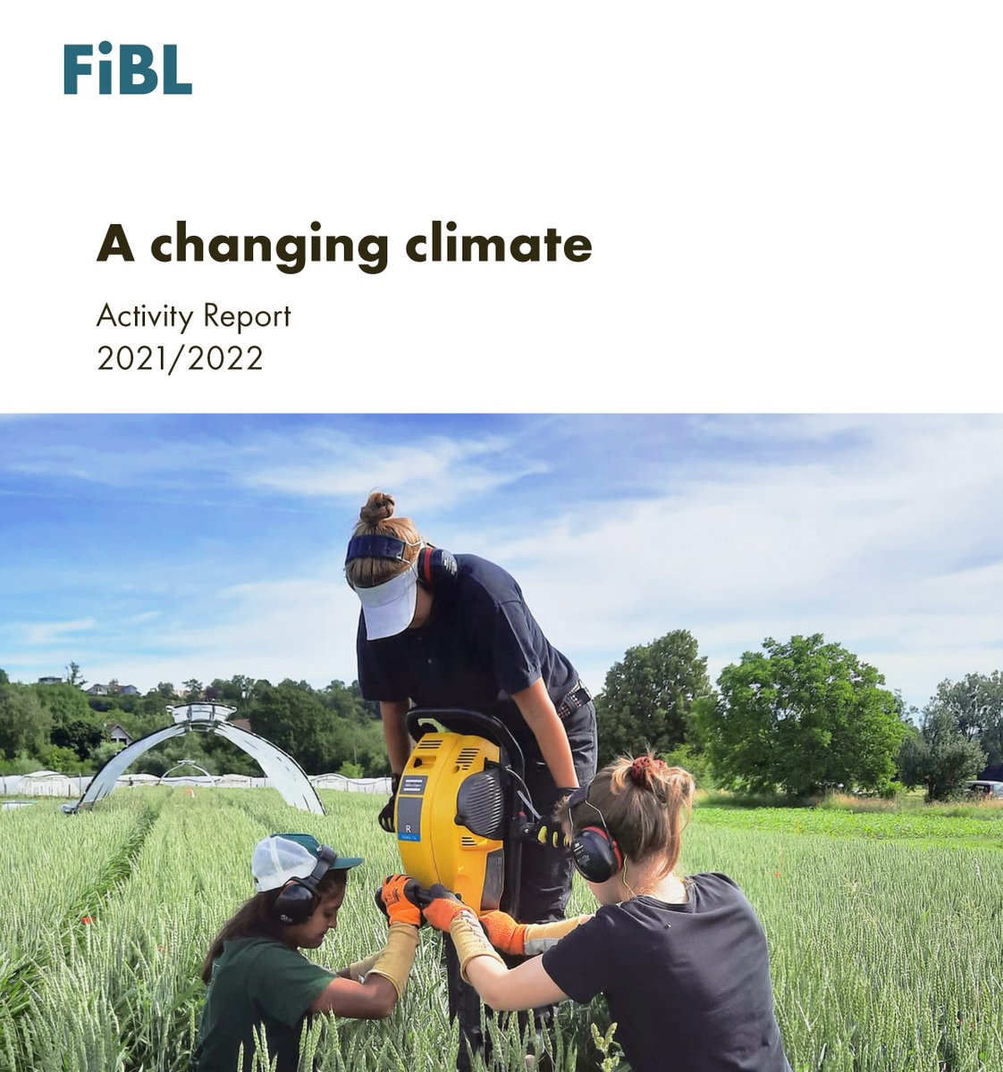 fiblorg's tweet photo. The Activity Report 2021/2022 is now also available online in English!
👉Read it now: https://t.co/TtZBa0oQuM
#FiBL #bio #research https://t.co/aYBSolhqOZ