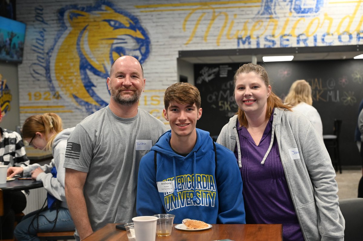 MisericordiaU's tweet photo. There were nothing but smiles at our first two orientations! 😁 We can't wait to meet the rest of our newest Cougars in two weeks! 🐾💙💛 #MUOrientation

📸 https://t.co/oAuHnTmgqv https://t.co/cr3Oodtsrp
