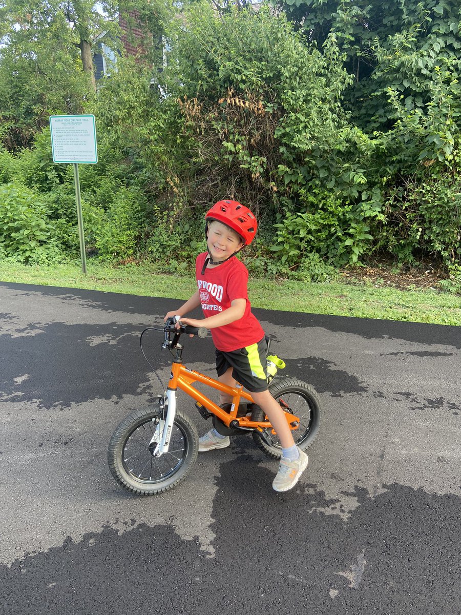 SusanVetterFTIS's tweet photo. Thankful the air quality is better today and I could take this little guy out on the bike trail! #thisishowiroll #messharpenthesaw @FTMoyerES https://t.co/21PcbjQ02y