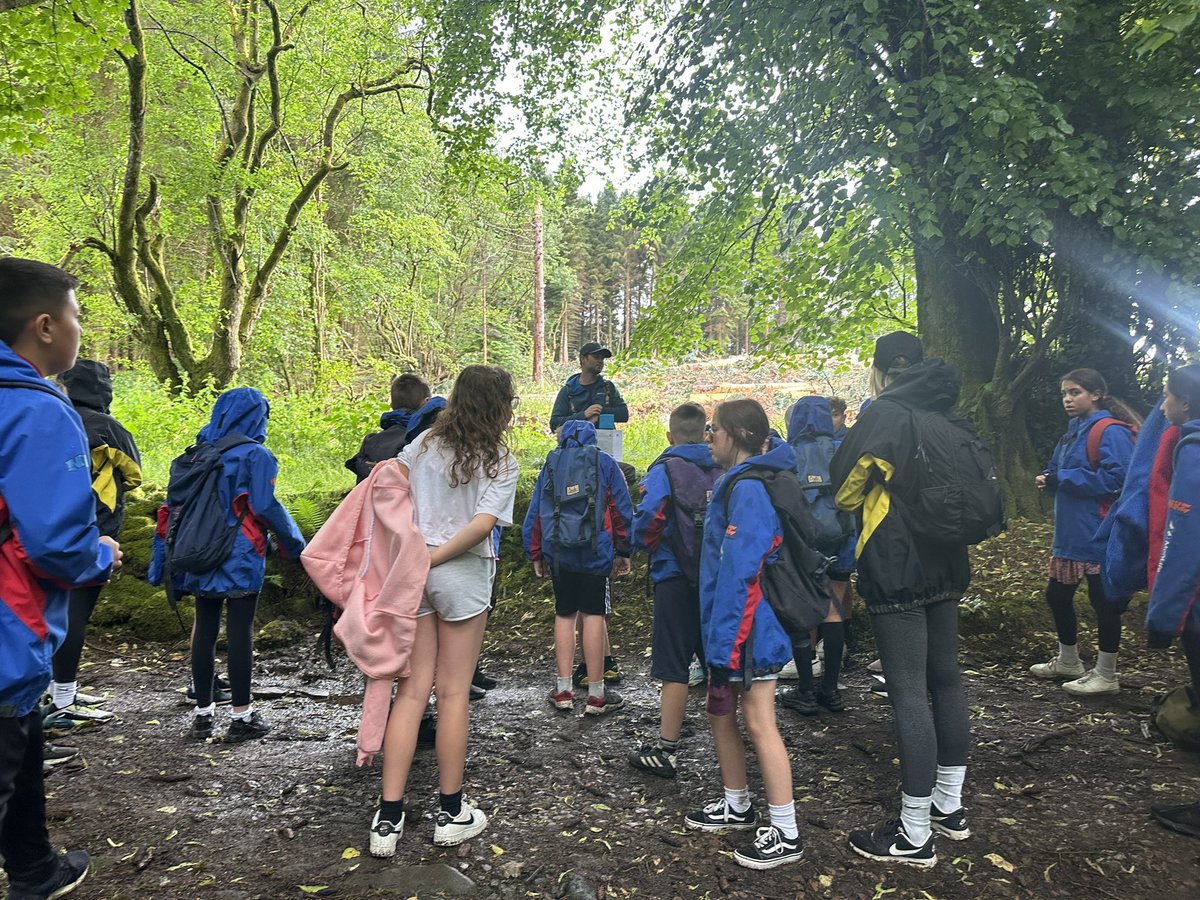 missrichards13's tweet photo. @sapsyear6 @Mon_Adventure a lovely walk to end the week ❤️ https://t.co/SkIixgQOTW