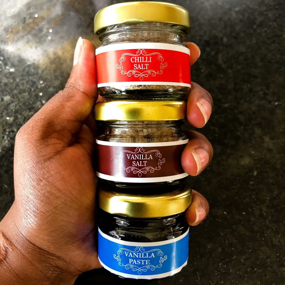 NaisenyaFoods's tweet photo. A great tasting trio! 😍
Chilli Salt | 30g - Ksh.530/=
Vanilla Salt | 30g - Ksh.790/=
Vanilla Paste | 30ml - Ksh.975/=
☎️: 0739959662
⠀⠀
Happy Baking!! 😃😃😃😃😃
⠀⠀
#chillisalt #jalapeño #vanilla #vanillasalt #vanillapaste #MadeInKenya #ArtisanalGourmet #NaisenyaFoods 💯 https://t.co/OvduGMK0L9