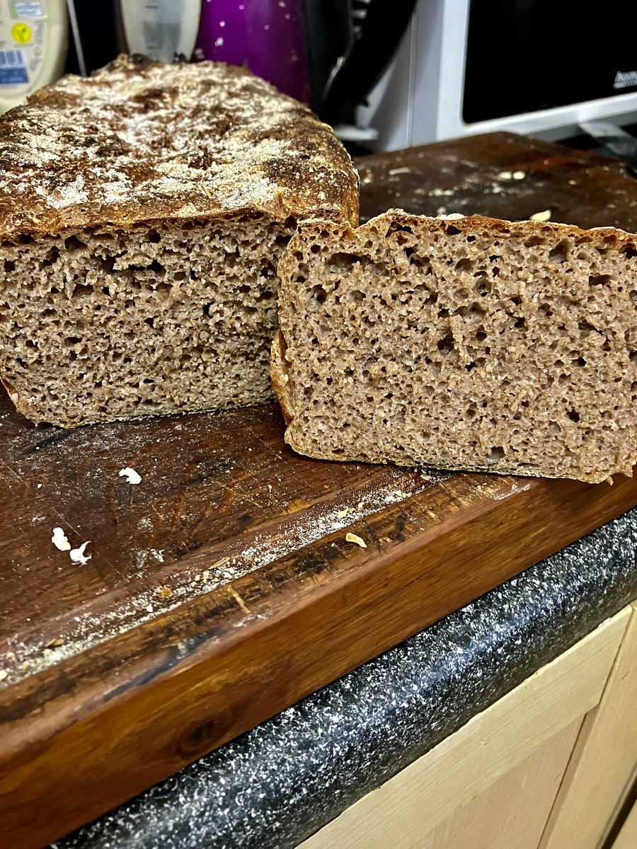 tantrictrevbbq's tweet image. Well. It’s actually a really nice tasting bread. Dark Rye flour sourdough loaf. Got a kind of beer hop taste. Very soft. #darkryeflour #homebaking #breadmaking