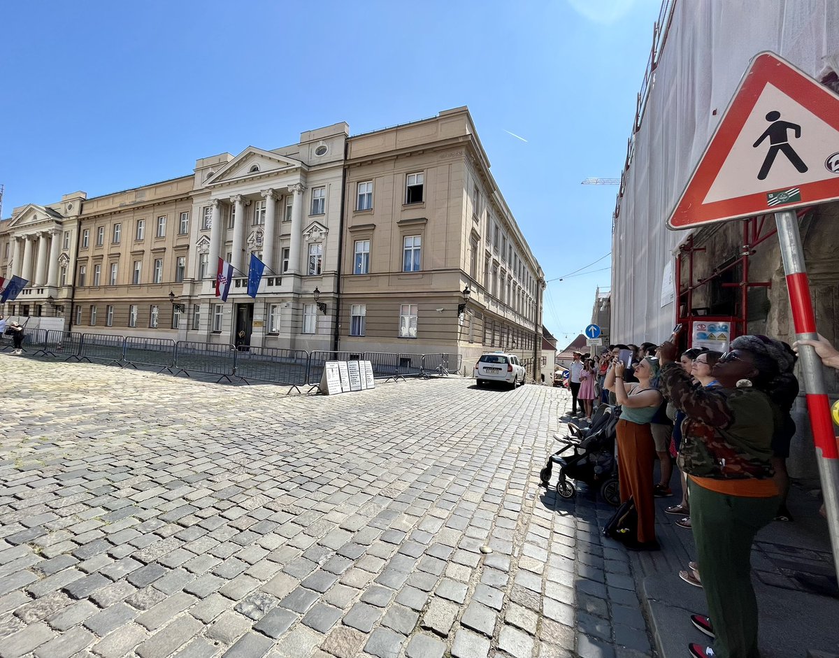ivana_brekalo's tweet photo. Friday morning at #SCIRES2023 was reserved for a guided tour of Zagreb! We got to hear all about the architecture, history and art of Zagreb Old Town, and learned of the importance of Špica and staying in the shade 🤩 😂 https://t.co/bZvdTxq32M