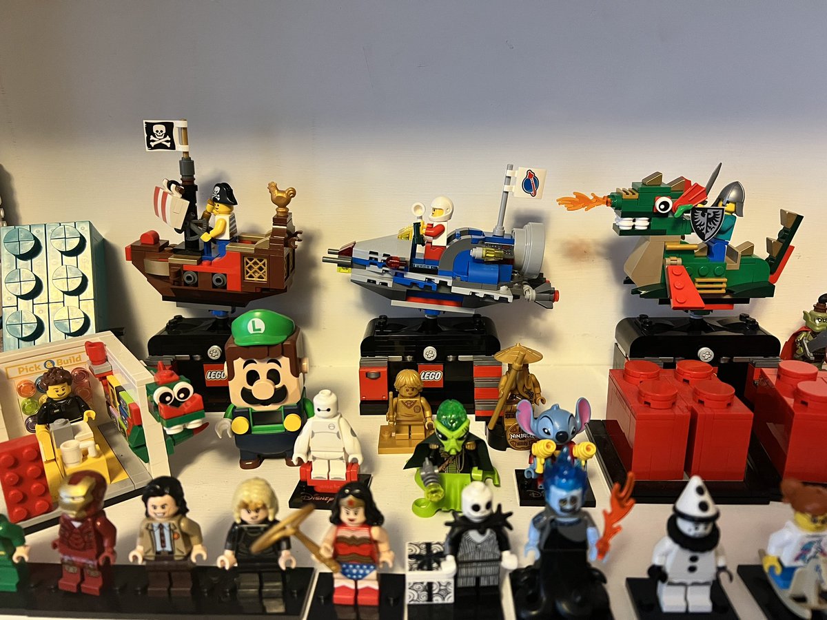 PupTyke's tweet image. Fun little GWP build to add to my collection. #classicspace #LEGO