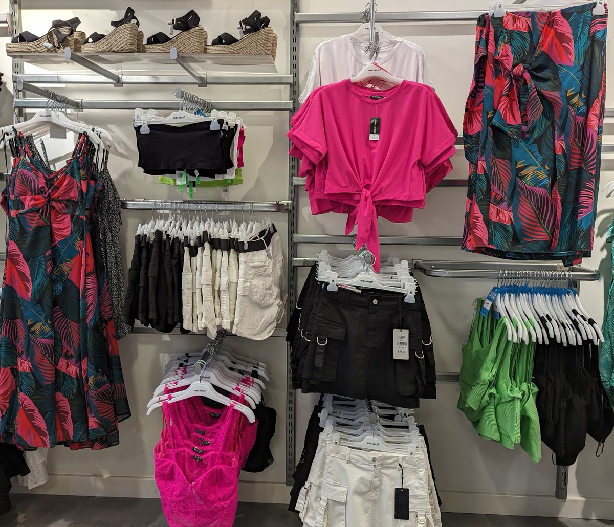 AlhambraCentre's tweet image. Summer-ready styles in beautifully tropical pinks and greens 😍🌴🌺 @SelectFashion has everything you need for a festival, holiday, beach day or garden party - take a look! 👀 🙌

#SlayInSelect #SelectStyle #SummerFashion