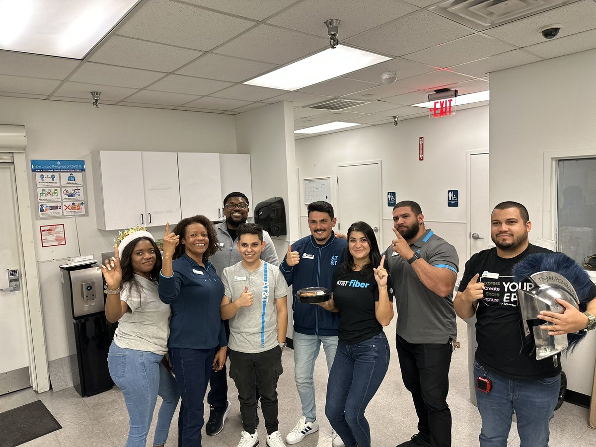 <a href="/theAlexis____/">alexis</a> <a href="/Grodriguezatt/">Gerardo Rodriguez</a> congrats to these two shinning stars 🔆🔆, Alexis congrats on your promotion to RSM, Gerardo welcome to the top ReynSupreme team in May sir! Team Turkey Lake let’s rock and roll 🤗. <a href="/One_FLA/">OneFLA</a>