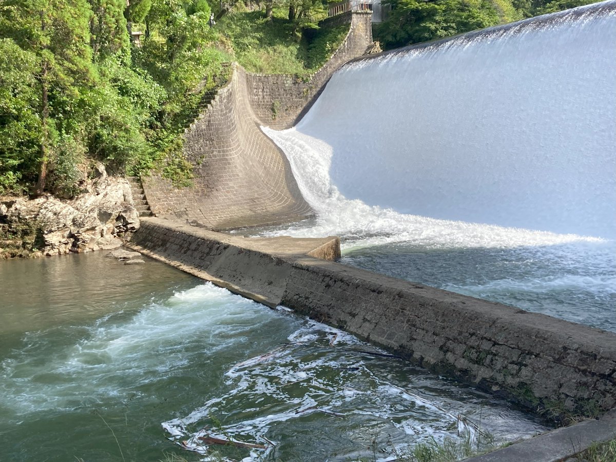 KatsuyaGoto's tweet image. “What kinds of study examine changes in societal conditions? How should public works organizations be structured and managed?” Hiotoko added, “Once a #public_works_project goes into gear, it’s unstoppable. So the system needs to make them harder to start.”