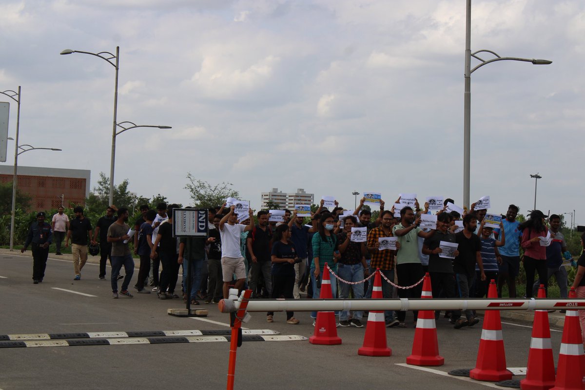 IIT Hyderabad research Scholars protest for hike in fellowship. PhD scholars deserve better. 
#Unacceptablehike20 
#Revisehiketo60 
@AIRSAIndia @EduMinOfIndia @FinMinIndia @PMOIndia @ugc_india @IndiaDST @