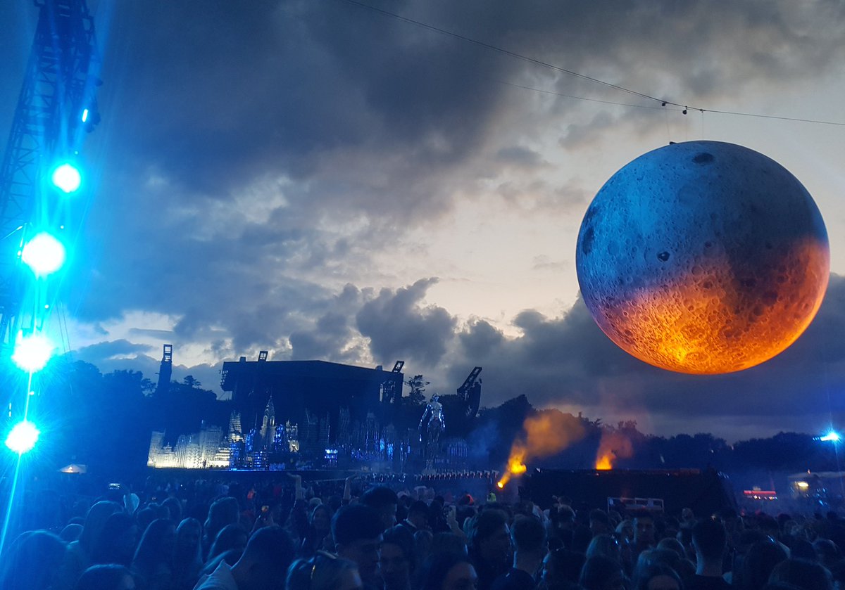 Name cannot be blank tweet media