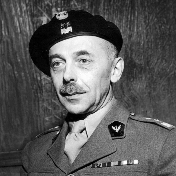 ipngovpl's tweet photo. #TegoDnia 1947 r. gen. Tadeusz Komorowski „Bór” został Premierem Rządu RP na uchodźstwie. Niespełna dwa lata wcześniej, po powołaniu #TRJN, Rząd RP na uchodźstwie utracił międzynarodowe poparcie. 
Więcej o generale Borze-Komorowskim: 

https://t.co/fkrB3AgQiC https://t.co/fDposYeElY