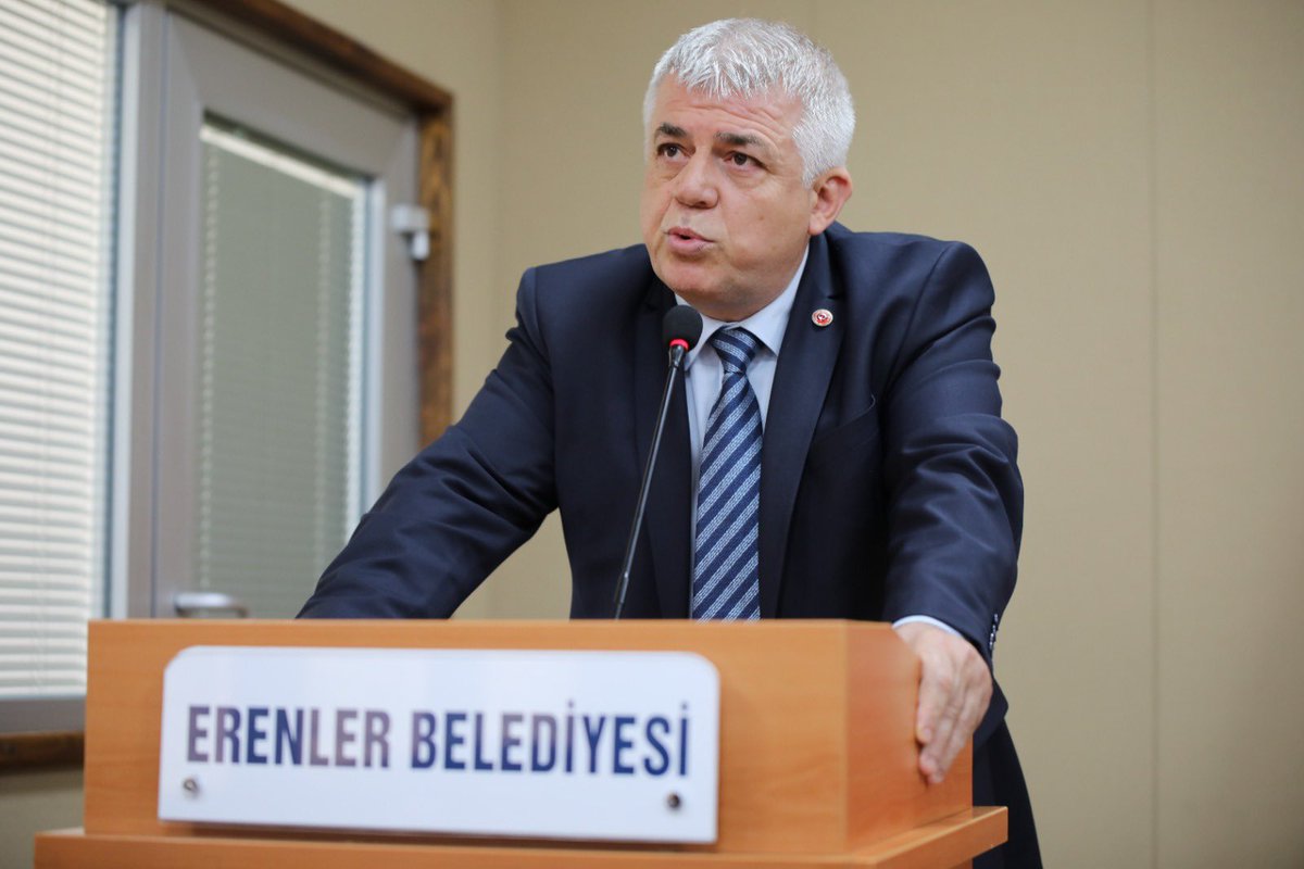 ErenlerBelediye's tweet photo. Belediye Başkanımız Fevzi Kılıç’ın vefatının ardından yasalar gereği yürütülen süreç kapsamında olağanüstü toplanan Belediye Meclisimizde, Belediye Başkan Vekilliği görevini sürdüren Rahmi Şengül Belediye Başkanlığı görevine seçilmiştir. https://t.co/s2B1OFacul