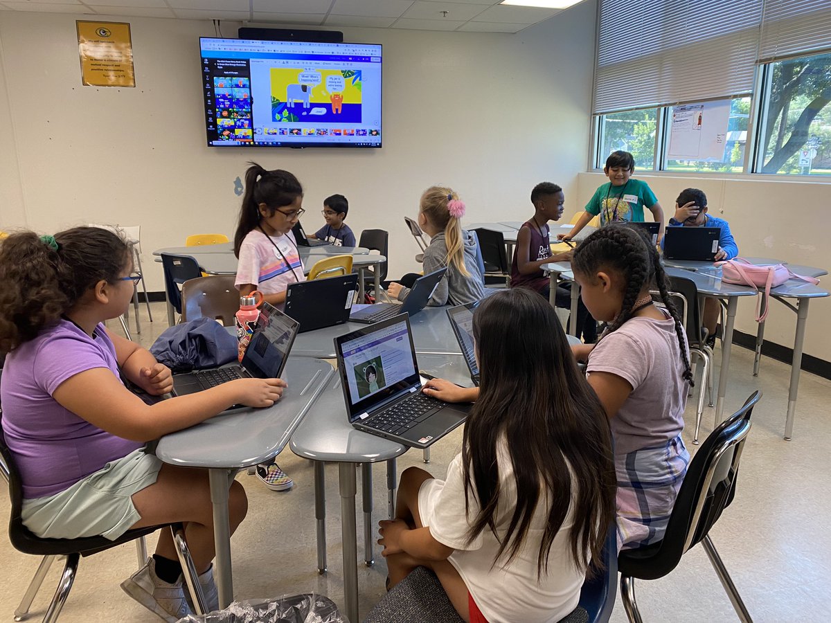 NSal_411's tweet photo. Expressing yourself with @canva digital tools at #CampGISD. https://t.co/e5dq6j0Qz6
