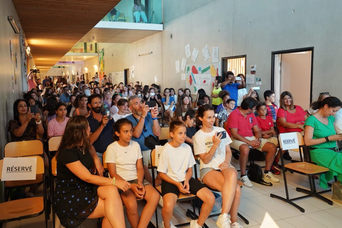 JeanLeonetti's tweet photo. C’est naturellement en
musique que nous célébrons (déjà) les 10 ans du collège Sydney Bechet d’#Antibes
Un établissement qui, dès son ouverture, a bénéficié des nouvelles technologies en faveur de l’enseignement grâce à l’investissement sans faille du regretté Dr Georges Roux. https://t.co/lfYLcrXGkA