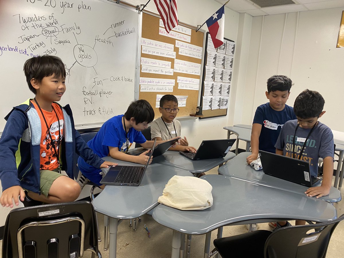 NSal_411's tweet photo. Another successful week at #CampGISD. Lots of learning with @Canva digital tools. https://t.co/OYmioyOHGk