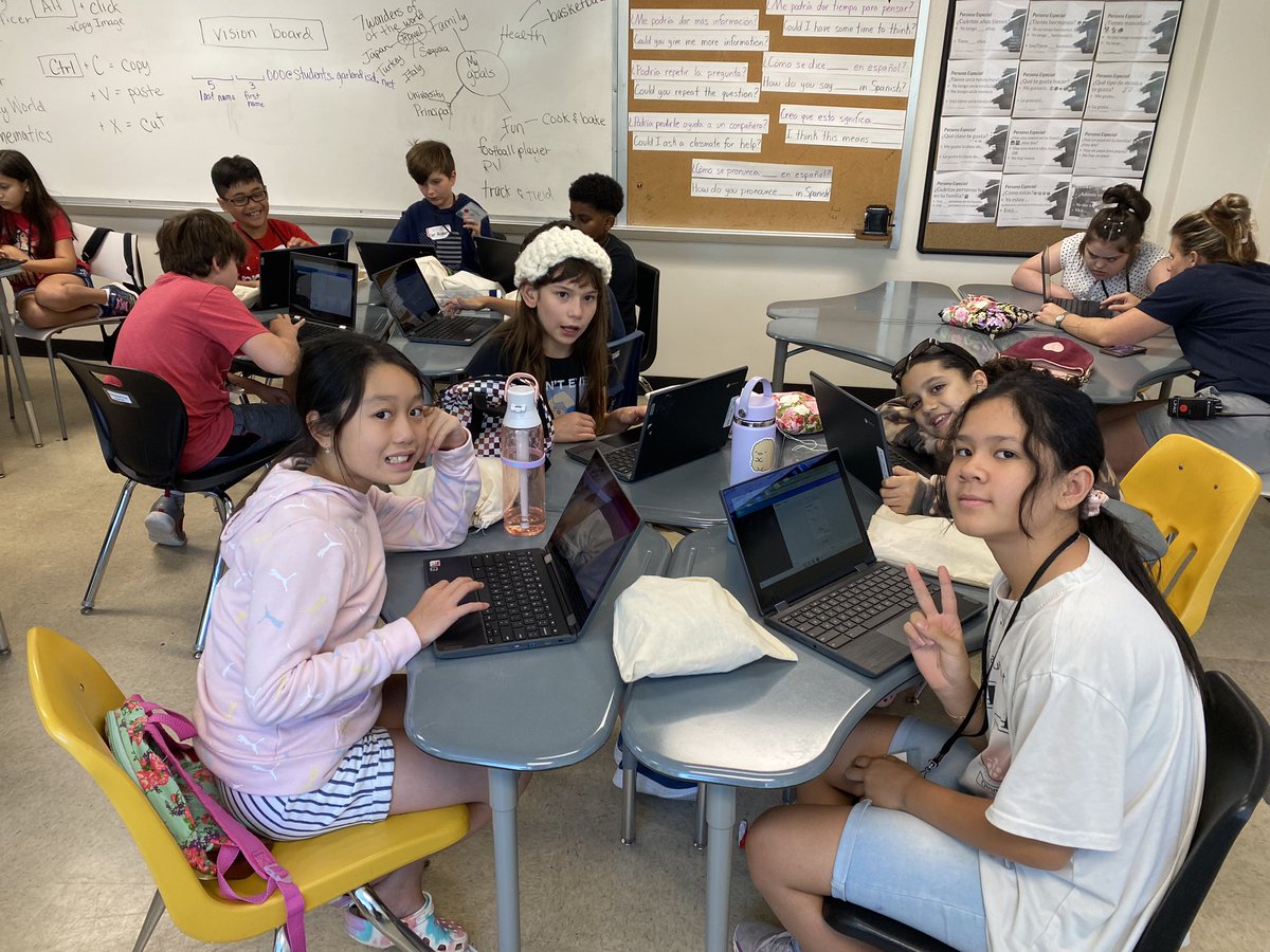 NSal_411's tweet photo. Another successful week at #CampGISD. Lots of learning with @Canva digital tools. https://t.co/OYmioyOHGk