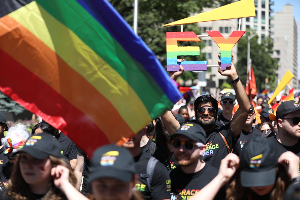 EYCanada's tweet photo. Our June mood through emojis: 🏳️🌈 🌞 🍲 🎉🧡 Scroll for some photos from our #communitEY this past month and remember to tag us in yours using #EYCanada across social media! 👉🏽
#YouBelong #BetterWorkingWorld #BetterUs https://t.co/lkkLiBr7xv