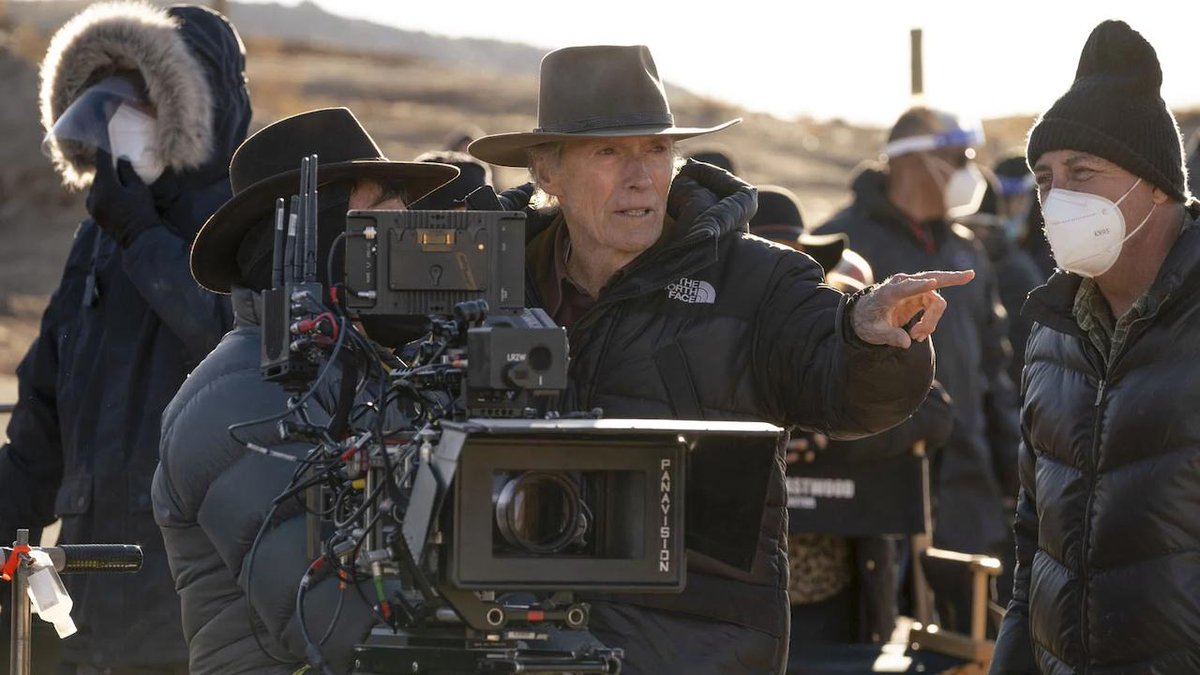 Clint Eastwood a commencé le tournage de son prochain film avec Nicholas Hoult, Kiefer Sutherland... premiere.fr/News-Cinema/Cl…