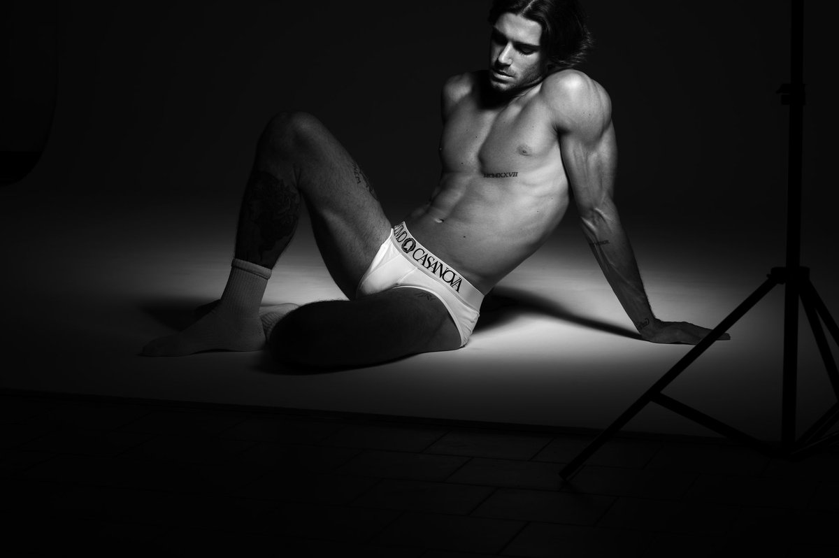 Casanova would have done anything to get his hands on this underwear. Take a look at our high-end men’s underwear and immerse yourself in an atmosphere of yesteryear. From 2 to 4 July we will be at Curve Paris fair for the first time, come and visit us!