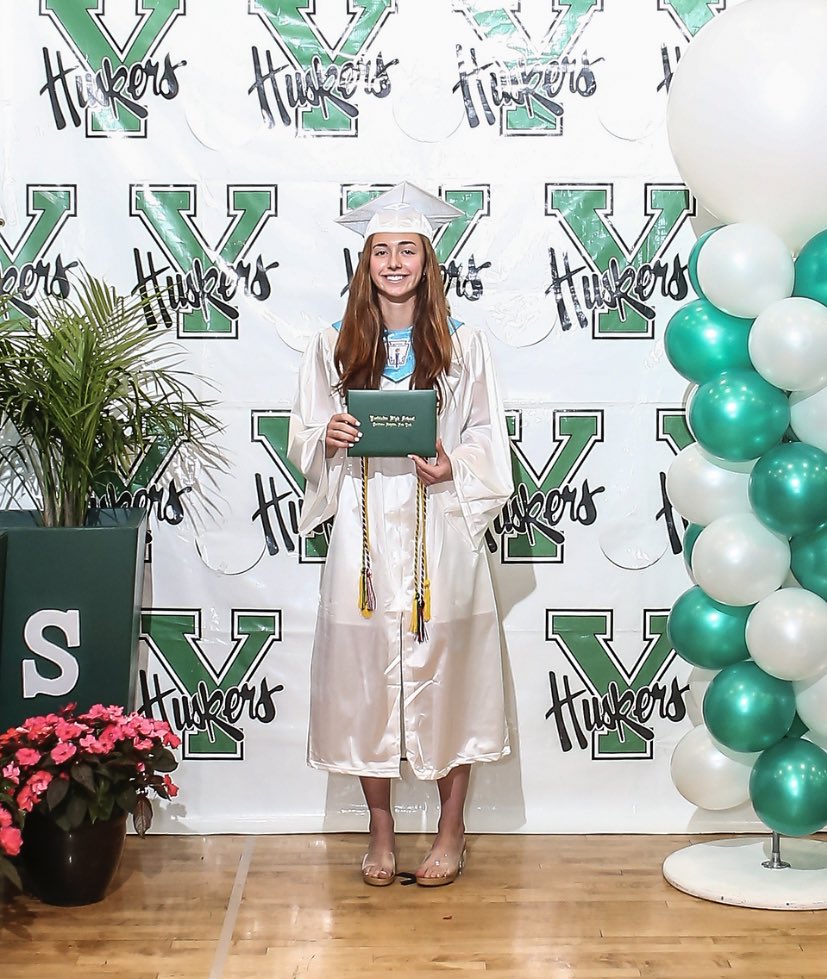 YorktownSB's tweet photo. Congratulations to our three graduates! You will be missed 💚🎉🎓 @SReillyWISE @bellag_123 @44_adrianna_44 https://t.co/MiEPx1aORO