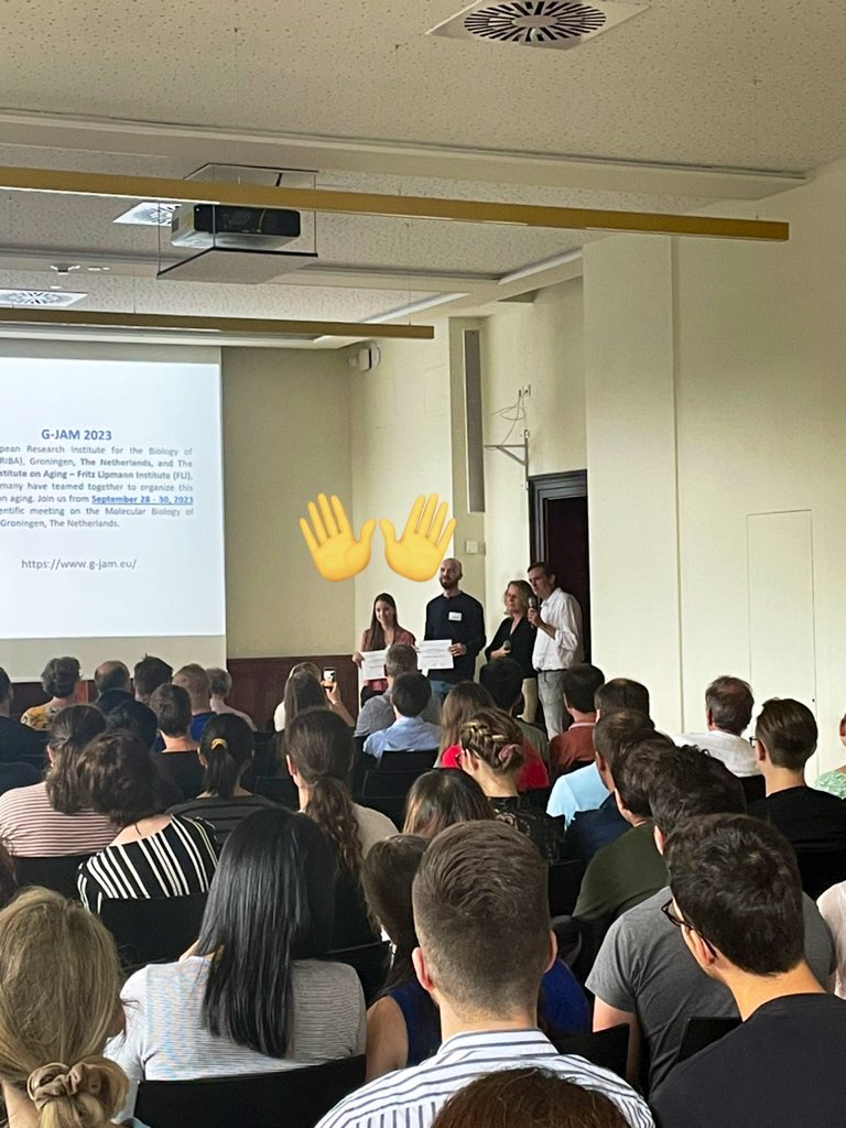 …and first poster prize for my friend <a href="/Esther_RCorrea/">Esther Rodriguez Correa</a> <a href="/MilsomLab/">Experimental Hematology Lab</a> 👏🏻👏🏻 Thanks #DGfA for this nice meeting !