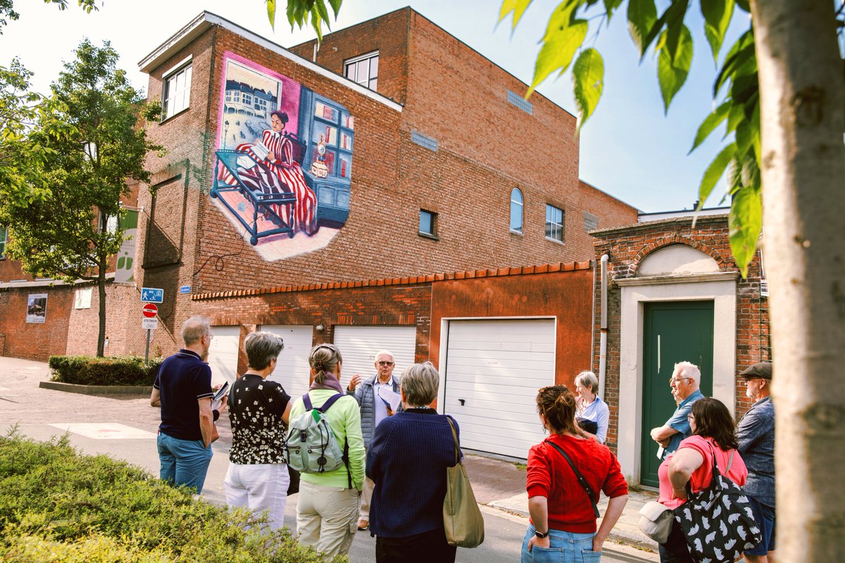 𝟭 𝘄𝗲𝗲𝗸 𝘃𝗼𝗼𝗿 𝗹𝗮𝗻𝗰𝗲𝗿𝗶𝗻𝗴 '𝗞𝗶𝗻𝗱 𝗺𝗲𝘁 𝗶𝗻𝗸𝘁𝘃𝗹𝗲𝗸𝗸𝗲𝗻'
Vandaag is het exact één week voor het openingsweekend van het nieuwe street art verhaal 'Kind met inktvlekken'. Boek je tickets nu via kindmetinktvlekken.be #kindmetinktvlekken #stadstoeren