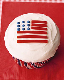 sockfairies's tweet photo. https://t.co/ZIY6yOStNs
A roundup of 4h of July treats that are perfect for your celebration get-together. 
#fruitbowl #cupcakes #margaritas #charcuterieboard https://t.co/LRS95A5aYR