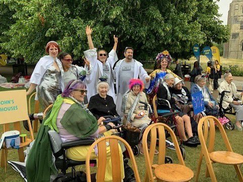 Thank you to @PlaymakersWinch and Gobbledook Theatre for giving us the opportunity to get involved in this year's @HatFair 🥰 We had a fun afternoon singing and wearing our sparkly headbands!

Shout out to our residents who dressed up and really got into the spirit of it 🥳