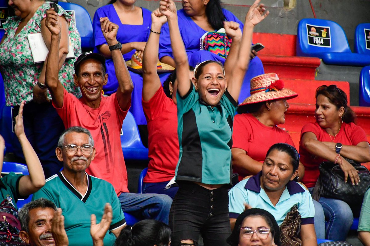 ¡Consolidamos la inclusión!

Con la entrega de titularidades, atendemos nuestros compromisos laborales con el personal docente, administrativo y obrero en el estado Zulia.

<a href="/NicolasMaduro/">Nicolás Maduro</a> 
<a href="/_LaAvanzadora/">Yelitze Santaella</a>

#ForoDeSãoPauloEsIntegración