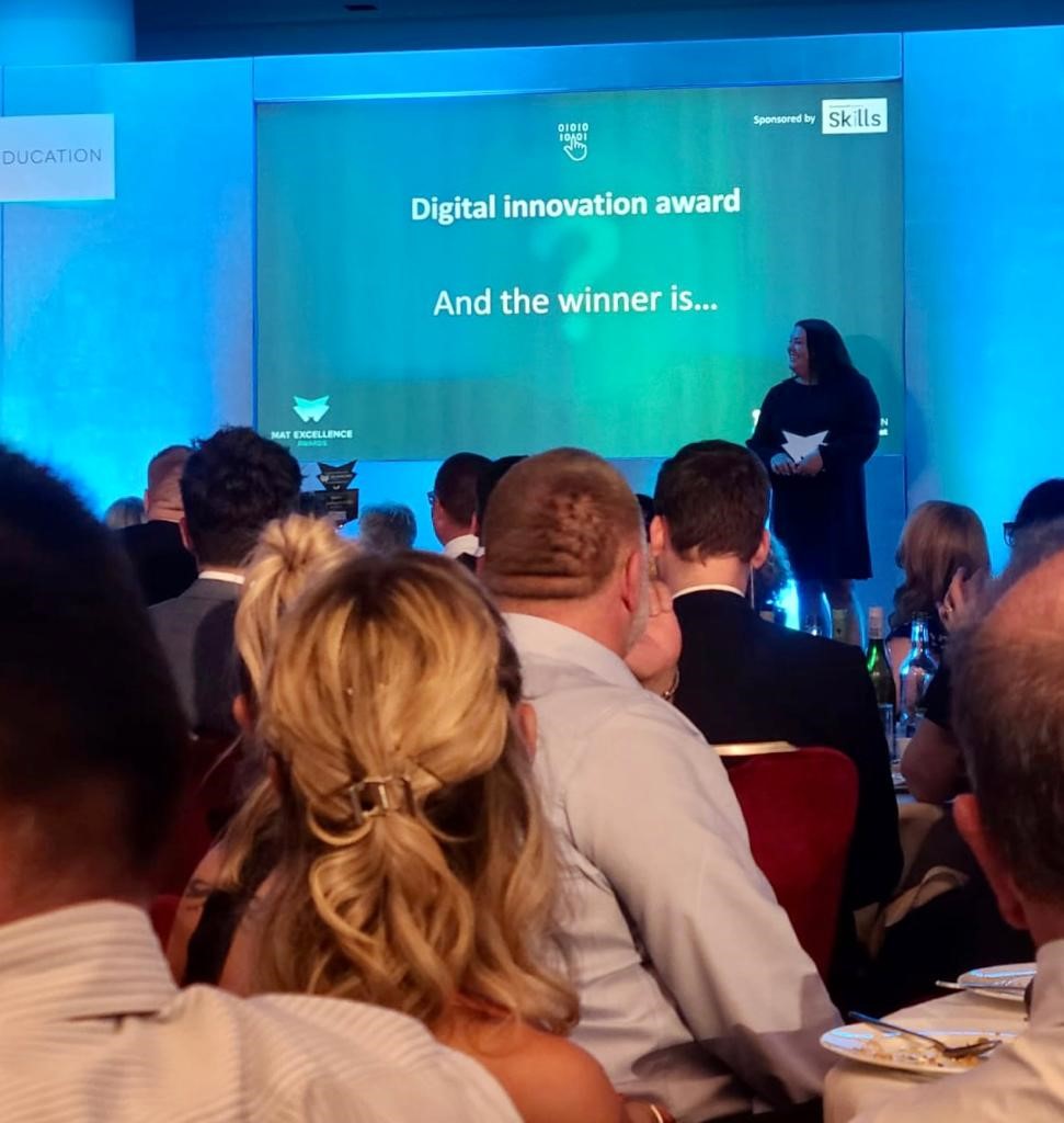 _BusinessLDN's tweet image. 👏Congratulations to all winners at the MAT Excellence Awards hosted by @ShappiKhorsandi 

The shortlist excelled in digital innovation and level the playing field for young people from all backgrounds

Thrilled that @SkillsLondon sponsored the Digital Innovation Category
#oeMATs