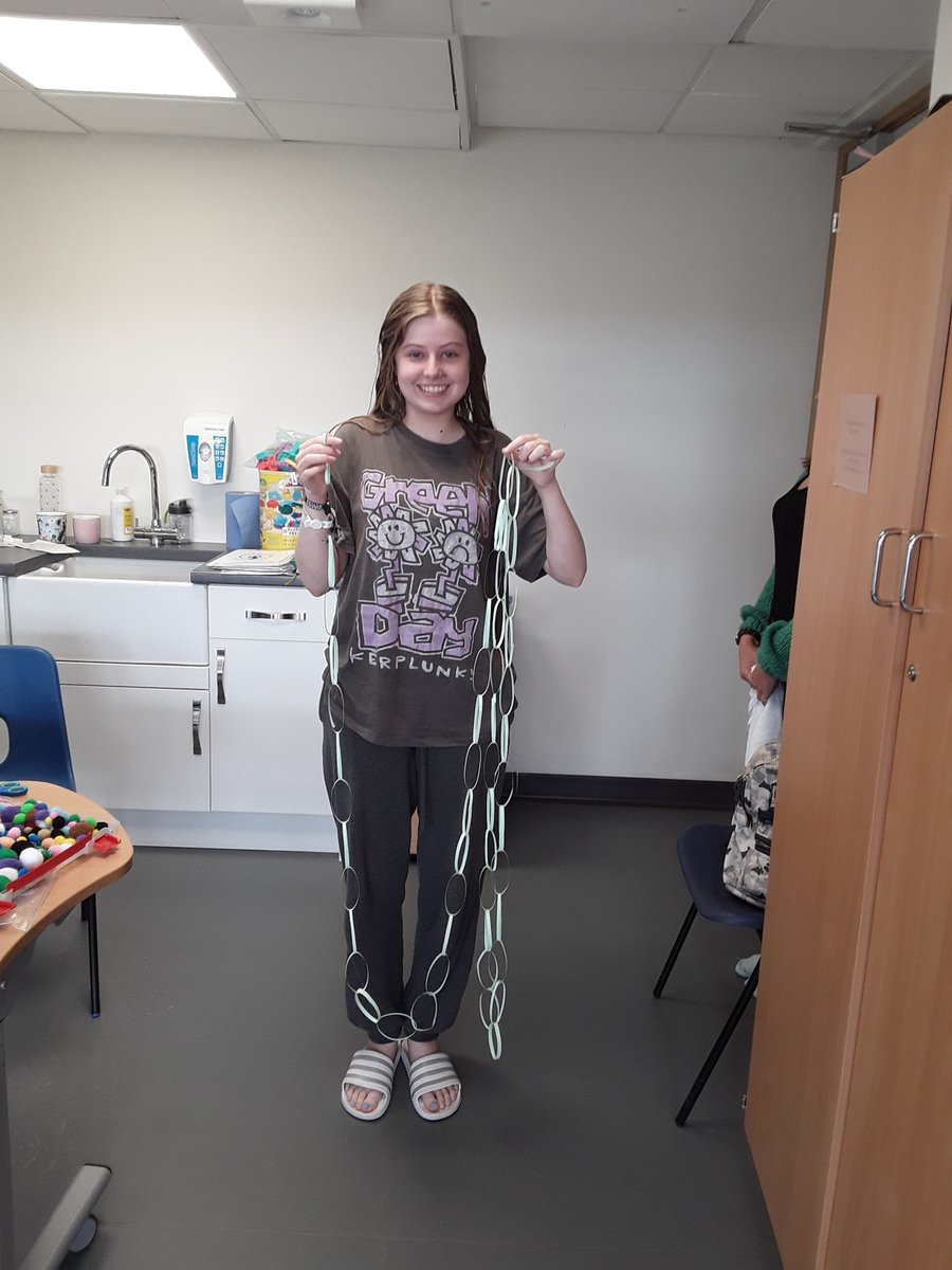 SSPS STEAM week in full operation today. Olivia made a paperchain measuring a very impressive 5m 7cm from just one sheet of A4 paper! @YDHWARD10 #STEAMWEEK Can she be beaten?