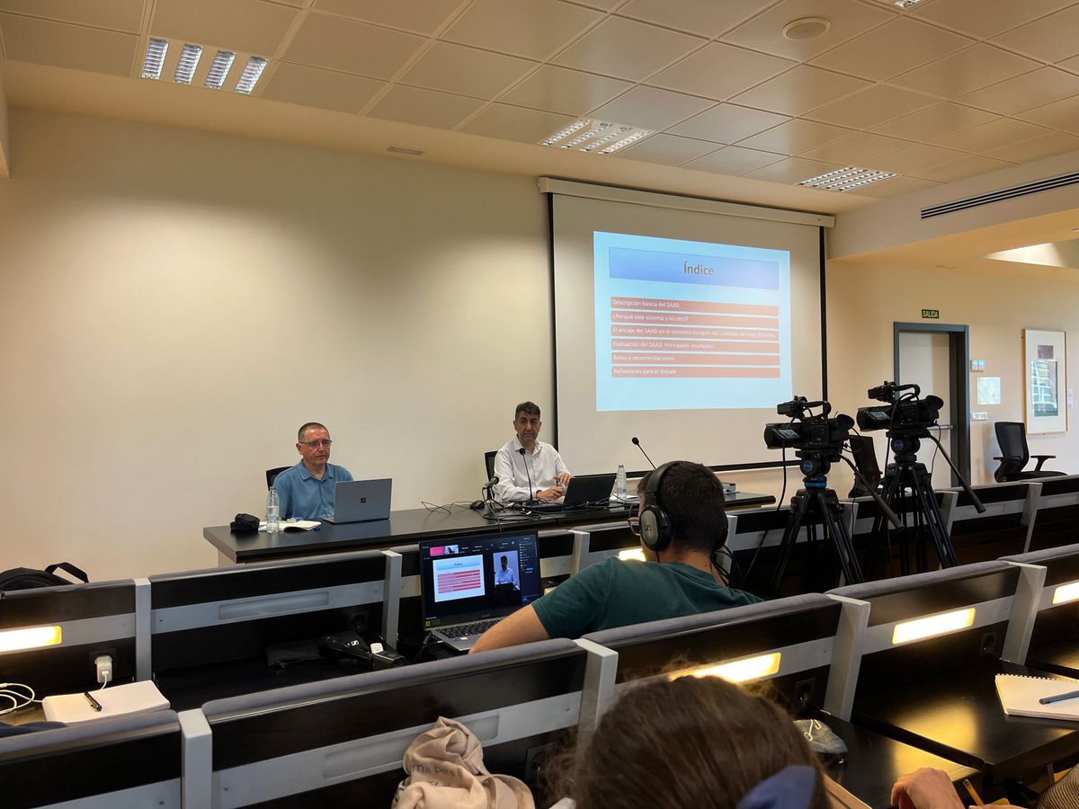 Novena sesión del <a href="/AulaServicios/">Aula de Formación Permanente Servicios Sociales</a> con <a href="/vicente_marban/">VMG2024</a> sobre el Sistema de Autonomía y Atención a la Dependencia 

#ASSC2223 #ServiciosSociales <a href="/FantovaFernando/">Fernando Fantova</a>