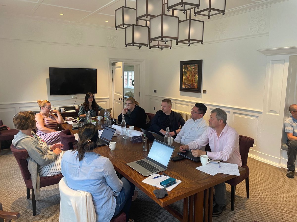 This week I joined colleagues for the @_ISBE @EEUK Research in Enterprise & Entrepreneurship Education Special Interest Group writing retreat. This year we invited the Family Business SIG to join us & it was amazing! Thanks to James Cunningham & Simon Fraser for co leading.