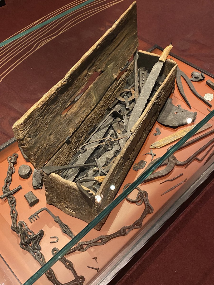 #findsfriday. The incredible Viking Age Mästermyr chest, found in a drained bog on Gotland in 1936. Secured with a chain the chest contained carpentry & metalworking tools, including some for making boat rivets. On display at ⁦@historiskamuse⁩. #archaeology #Sweden.