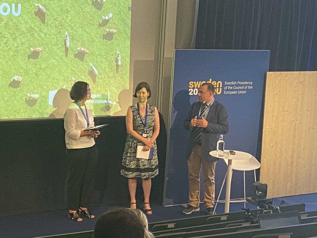 Panel discussion with Lucie Carrouee & Christian Juliusson from SANTE G3 AnimalWelfare, facilitated by Prof Linda Keeling.
Coffee break will be followed by session on Scientific opinions as starting point for #AnimalWelfare legislation @sweden2023eu @Food_EU