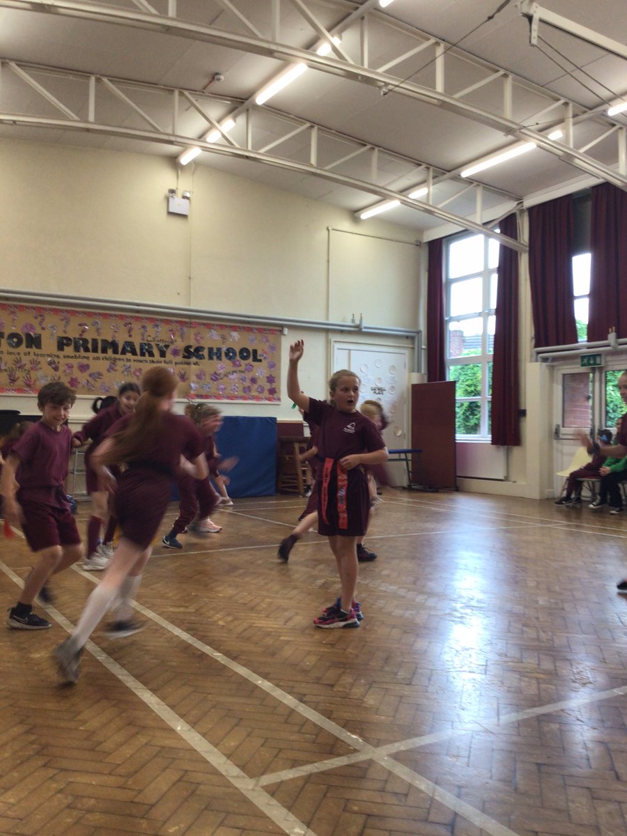 Brilliant rugby session with Happy Hedgehogs 👏<a href="/sports_hedgehog/">Happy Hedgehog Sports</a> #RudstonHealthWeek #RudstonPE