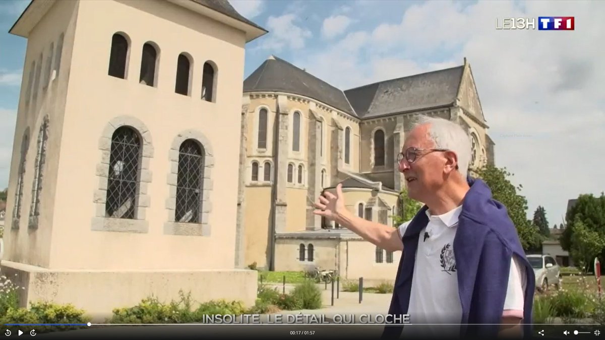 cosse_le_vivien's tweet photo. [UN DÉTAIL QUI CLOCHE]
@TF1 est venue à la découverte du clocher un peu particulier à #CosséLeVivien 🎥
Reportage qui est passé au JT de 13h jeudi 29 juin et à revoir dès maintenant ici ! ⬇️
https://t.co/OVini4NiZm https://t.co/wj7KQaO8jz