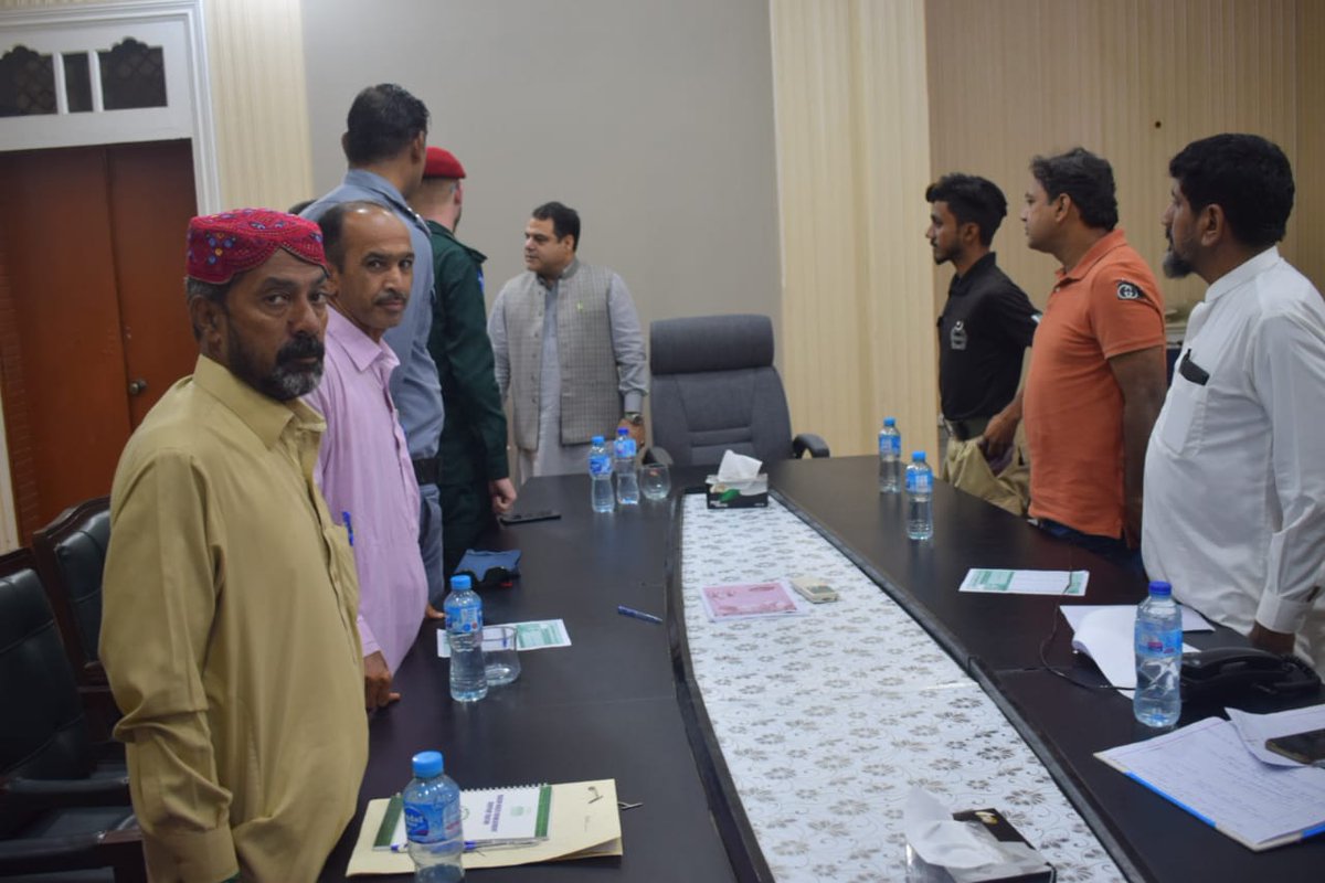 CommissionerMu2's tweet photo. Visit of control room of Multan Waste Management Company
#CleanMultan https://t.co/6rlpIfbXan