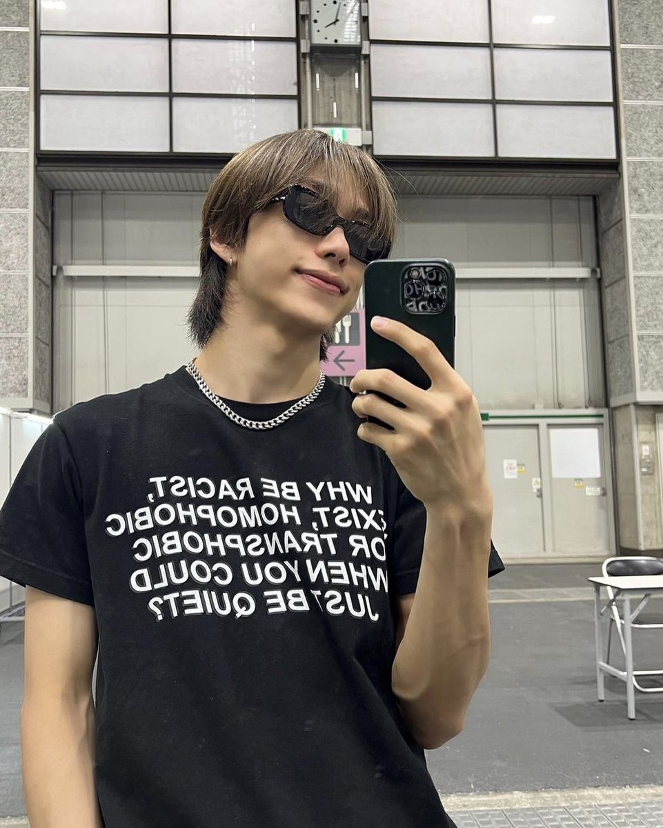 INIの池﨑理人が「WHY BE RACIST, SEXIST, HOMOPHOBIC OR TRANSPHOBIC